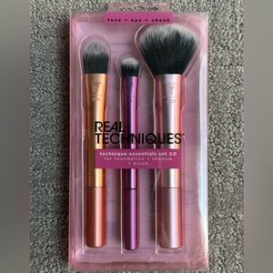 Real Techniques Essentials Set 2.0 Makeup Brushes